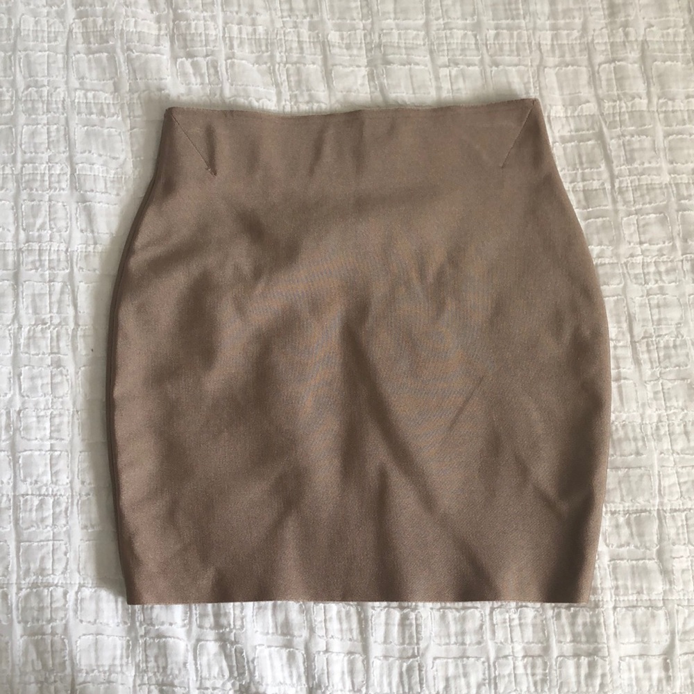 fitted skirt